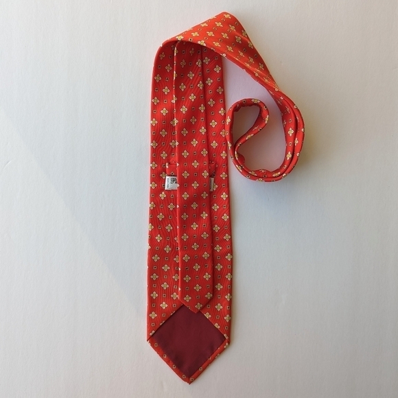 Palais de Doges Ribbed Floral Medallion Silk Tie - Red, Yellow, White 57" - Picture 4 of 7